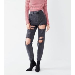BDG Mom Destroyed Jean Black